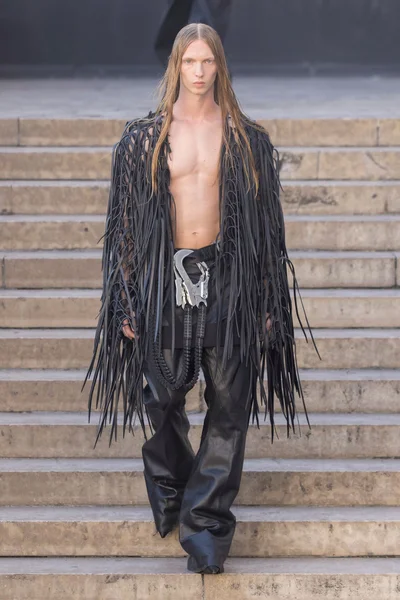 Look 26